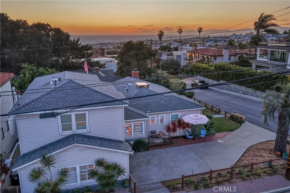 Unit for sale at 744 10th, Manhattan Beach, CA 90266