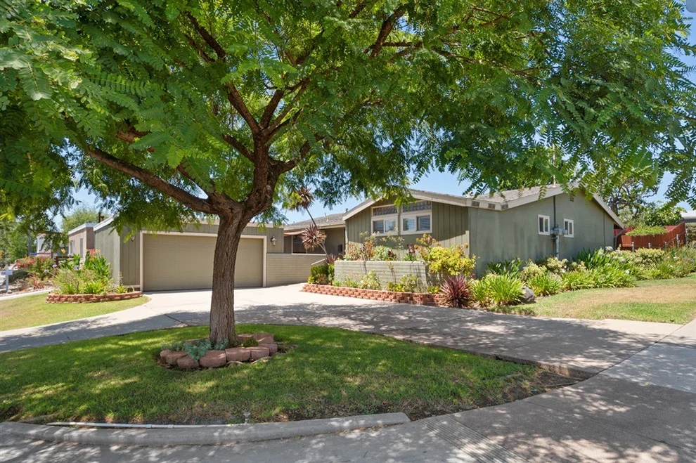 Unit for sale at 5296 Manhasset Drive, San Diego, CA 92115