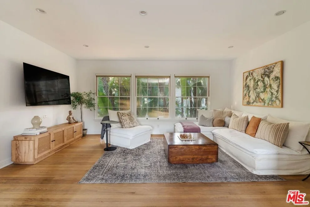 Unit for sale at 1528 Yale Street, Santa Monica, CA 90404