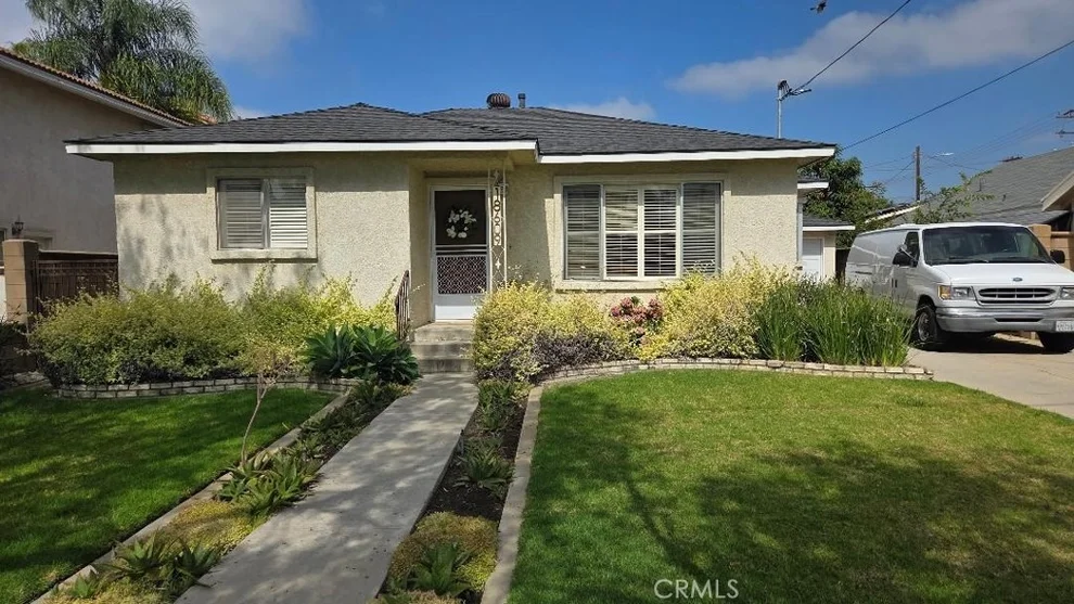 Unit for sale at 18609 Corby, Artesia, CA 90701