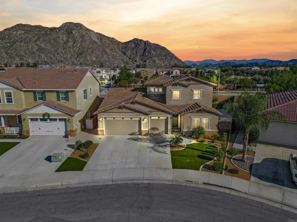 Unit for sale at 27702 Collier Drive, Menifee, CA 92585