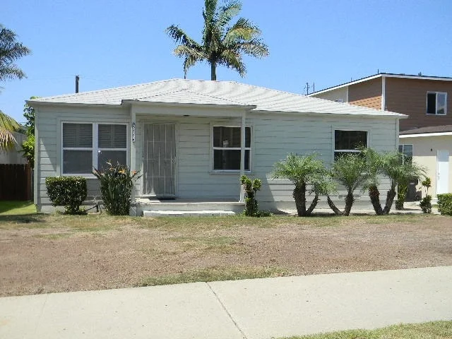 Unit for sale at 2336 Denver, San Diego, CA 92110