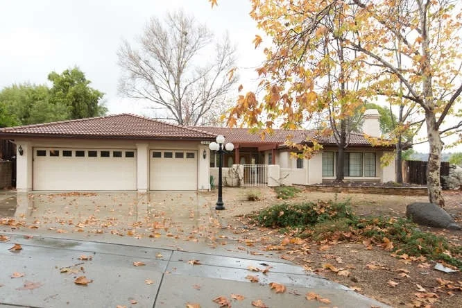 Unit for sale at 240 La Varona, Escondido, CA 92025