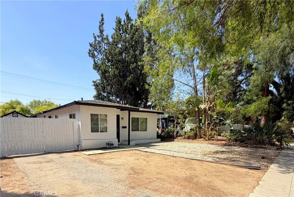 Unit for sale at 3190 Estado Street, Pasadena, CA 91107