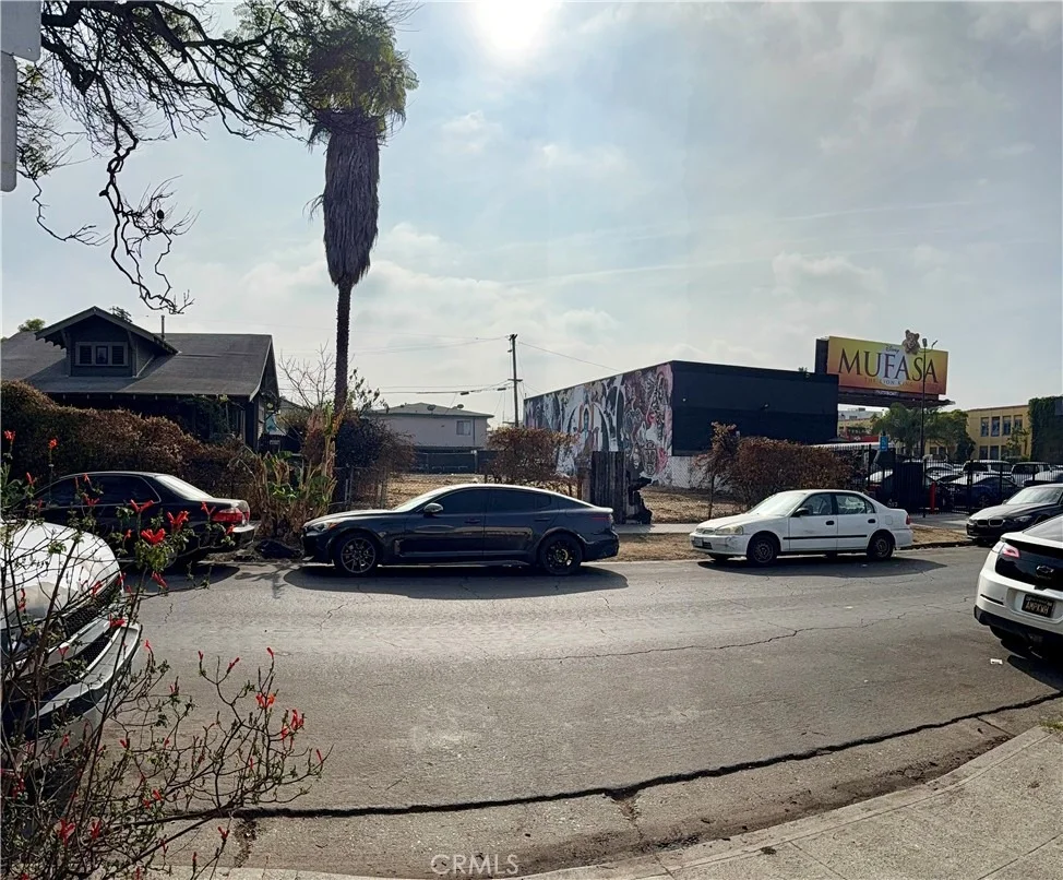 Unit for sale at 6132 Romaine Street, Los Angeles, CA 90038