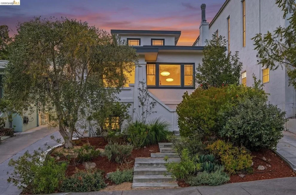 Unit for sale at 293 Santa Clara Ave., Oakland, CA 94610