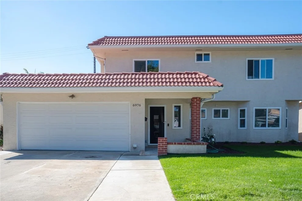 Unit for sale at 6976 E El Cedral Street, Long Beach, CA 90815