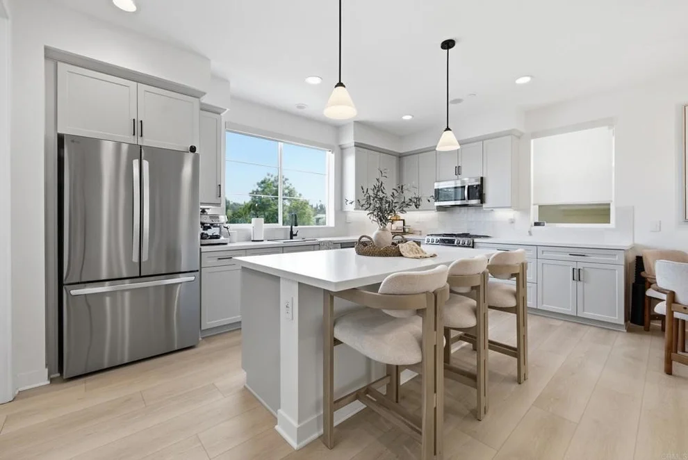 Unit for sale at 370 Volary Glen, Escondido, CA 92025