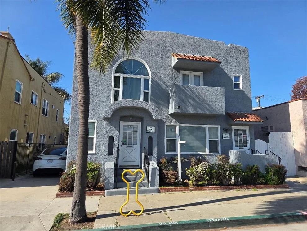 Unit for sale at 247 Redondo, Long Beach, CA 90803