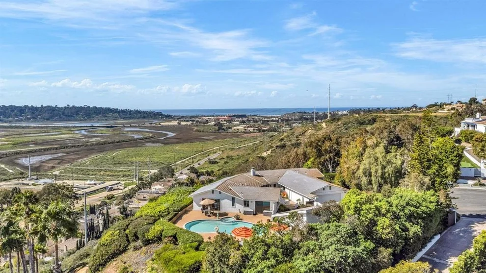 Unit for sale at 4594 Vista De La Patria, Del Mar, CA 92014