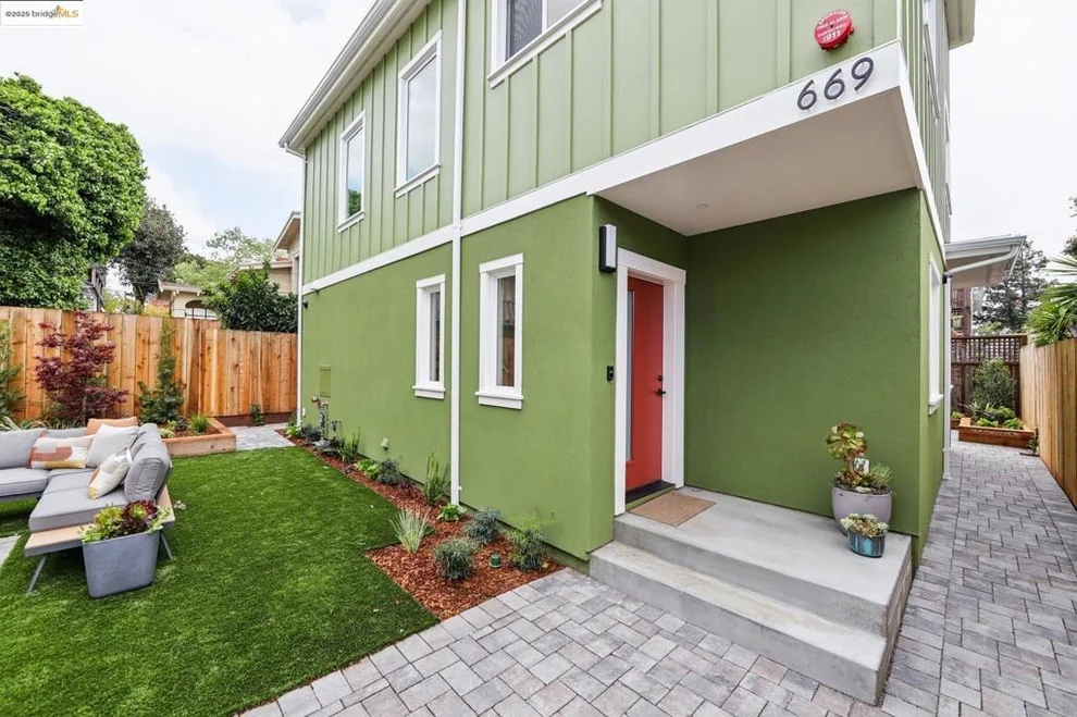 Unit for sale at 669 Alcatraz Ave, Oakland, CA 94609