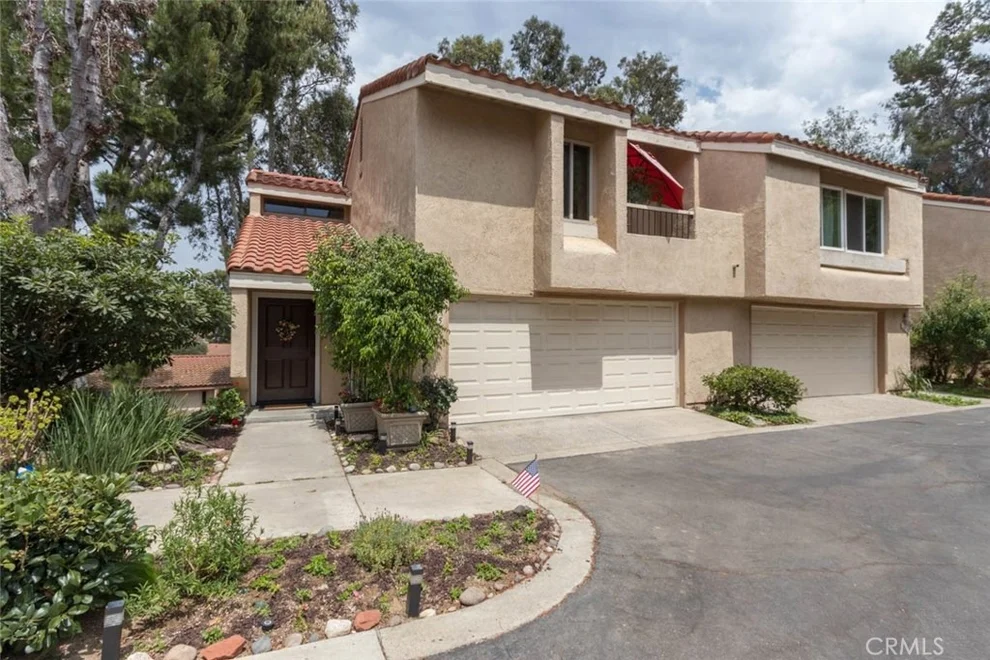 Unit for sale at 26705 Dulcinea, Mission Viejo, CA 92691