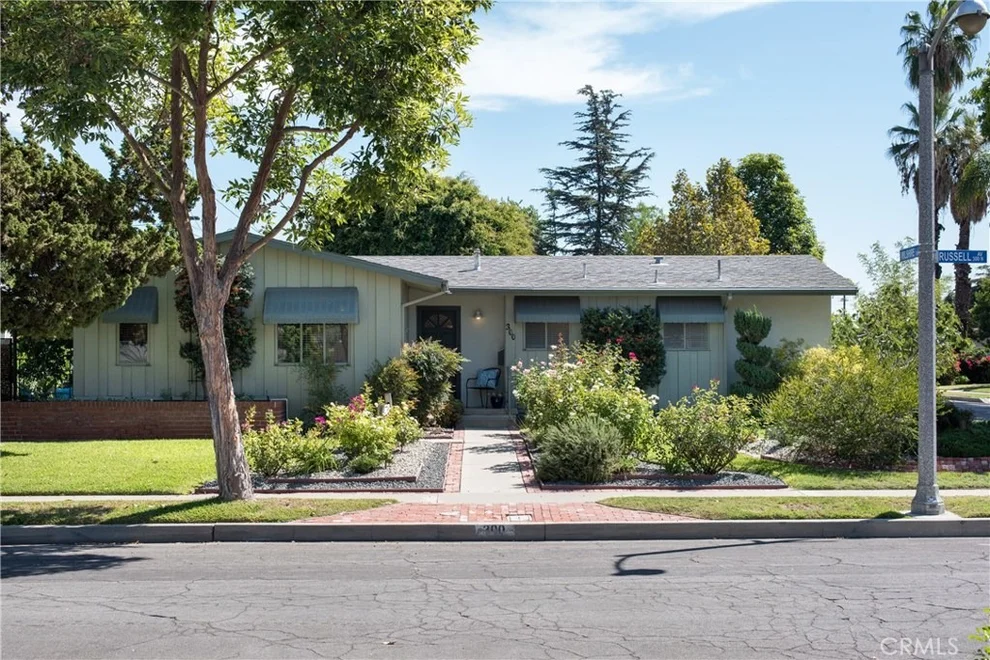 Unit for sale at 300 Russell Avenue, Fullerton, CA 92833