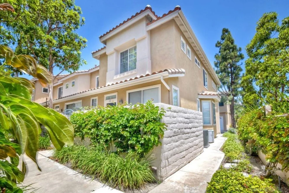 Unit for sale at 4165 Via Candidiz, San Diego, CA 92130