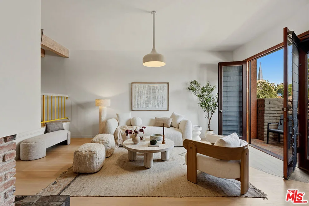 Unit for sale at 958 18th Street, Santa Monica, CA 90403