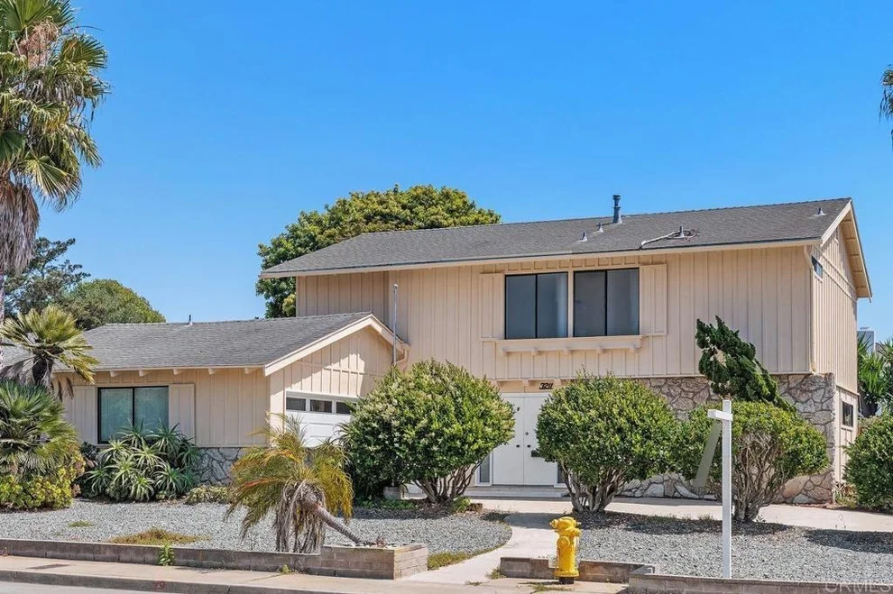 Unit for sale at 3211 Mercer Lane, San Diego, CA 92122