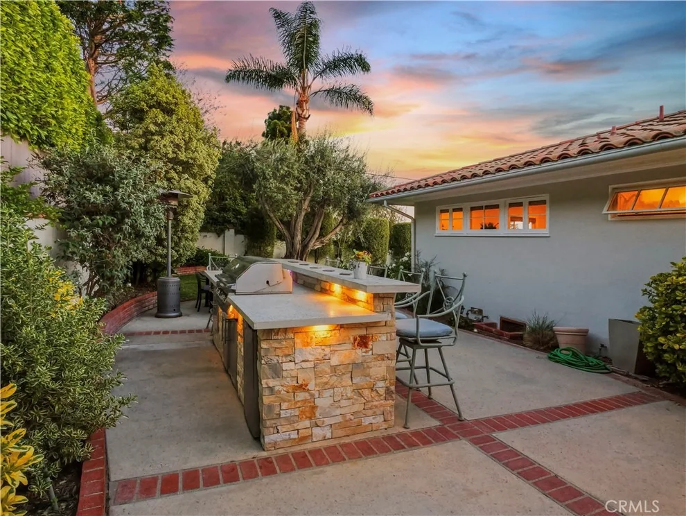 Unit for sale at 700 Yarmouth Road, Palos Verdes Estates, CA 90274