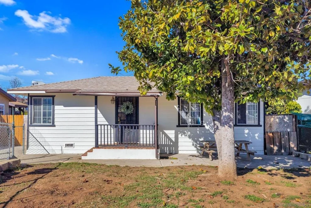 Unit for sale at 918 20 E 4th Ave, Escondido, CA 92025
