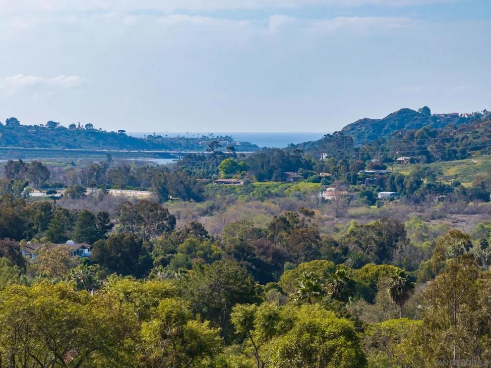 Unit for sale at 18024 Avenida Alondra, Rancho Santa Fe, CA 92067