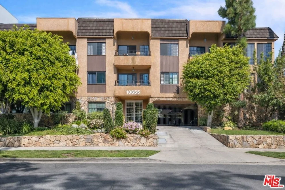 Unit for sale at 10655 Kinnard Avenue, Los Angeles, CA 90024