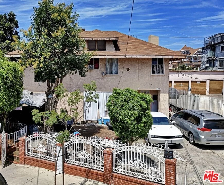 Unit for sale at 1421 Courtland Avenue, Los Angeles, CA 90006