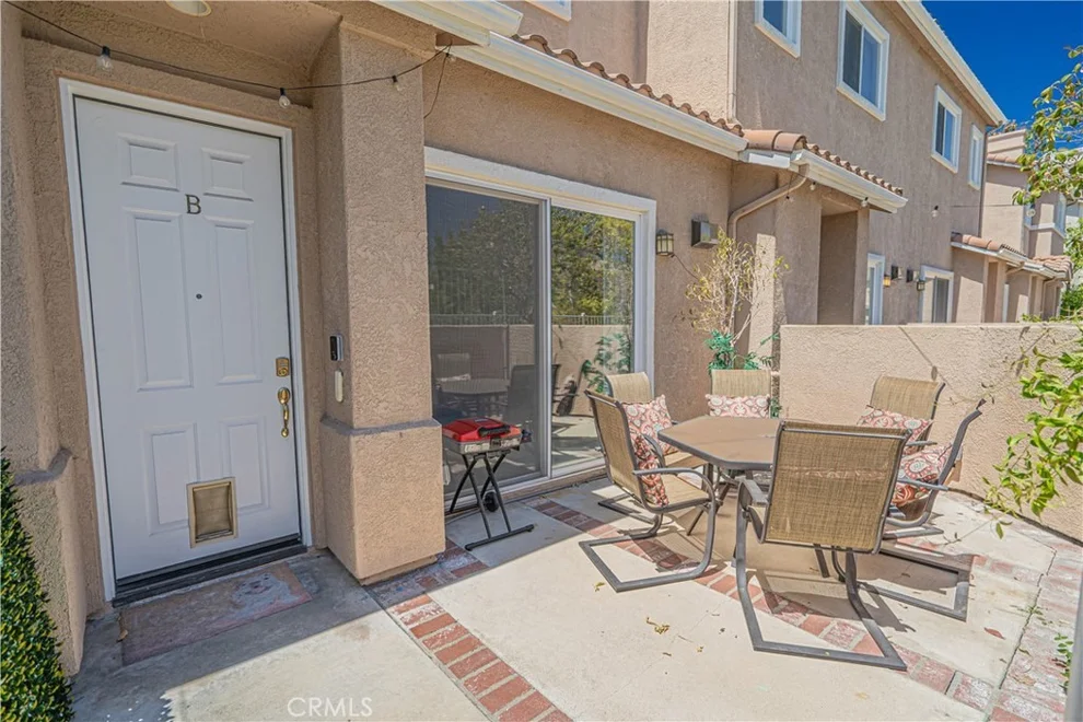 Unit for sale at 25708 Holiday Circle, Stevenson Ranch, CA 91381