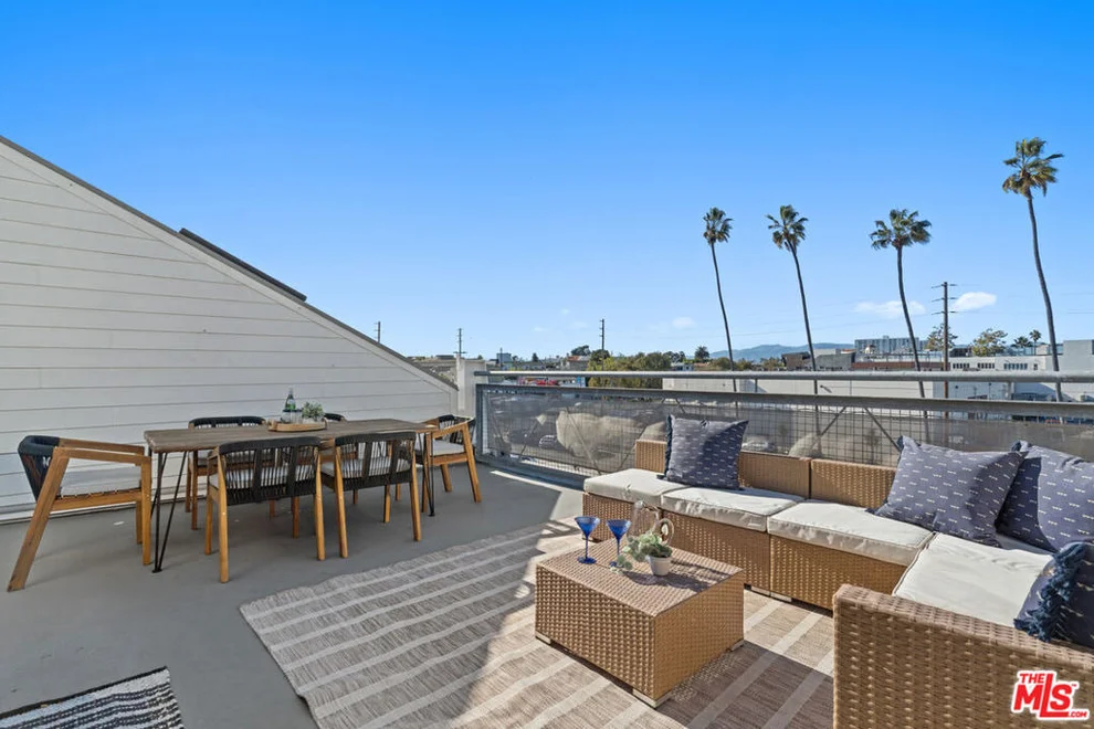 Unit for sale at 615 Hampton Drive, Venice, CA 90291
