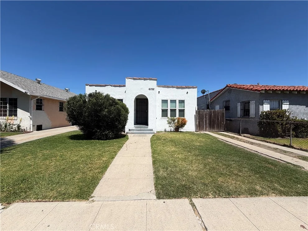 Unit for sale at 6022 Arlington Avenue, Los Angeles, CA 90043
