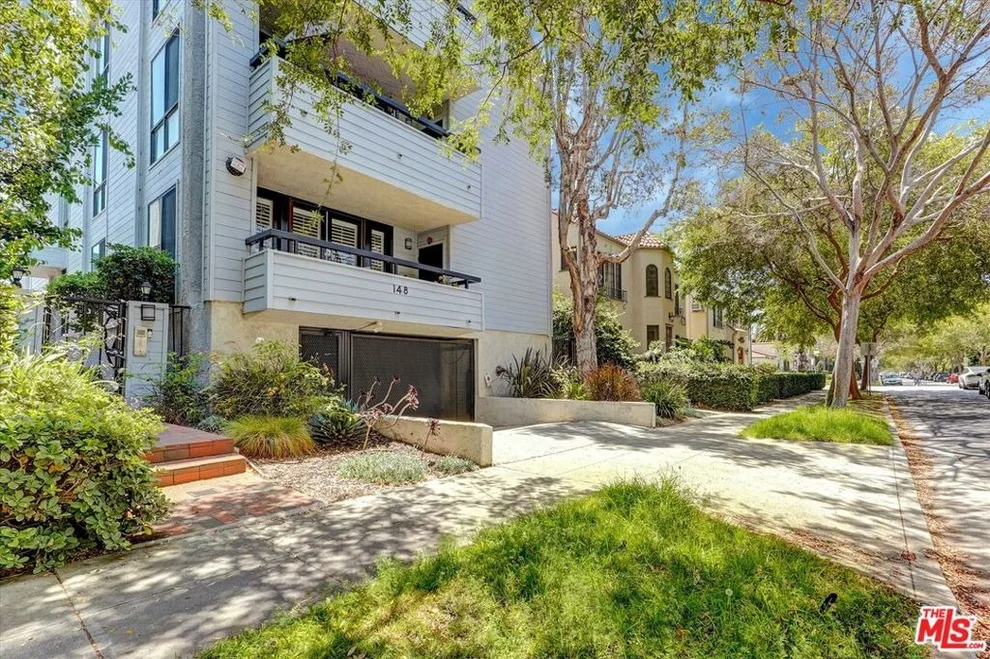 Unit for sale at 148 S Crescent Drive, Beverly Hills, CA 90212