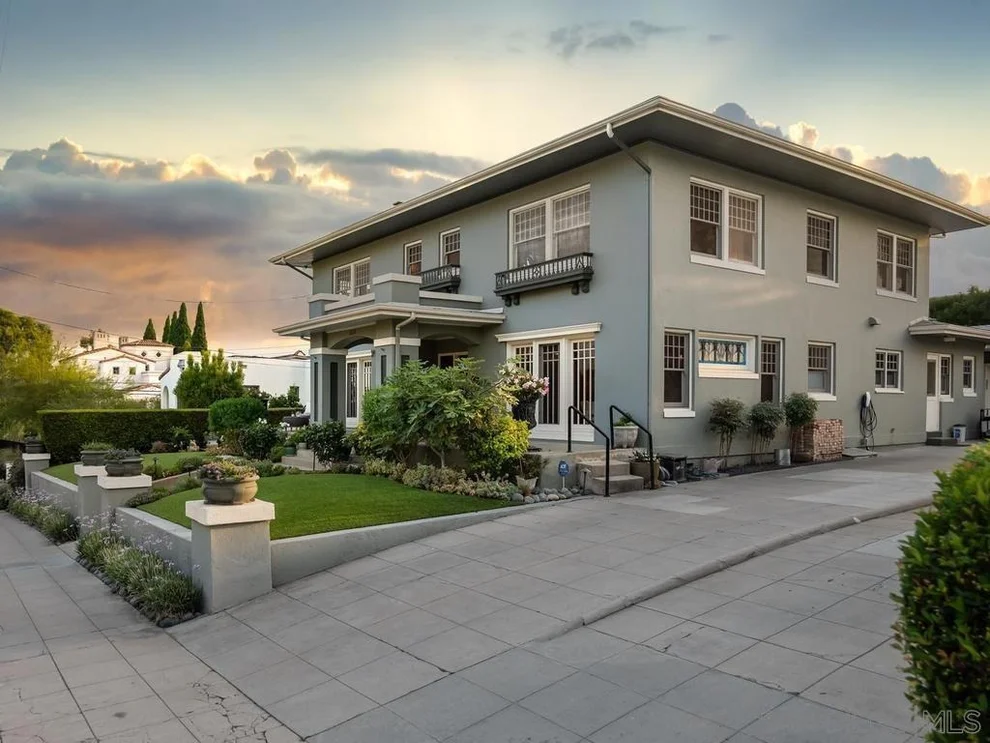 Unit for sale at 3226 Brant St, San Diego, CA 92103