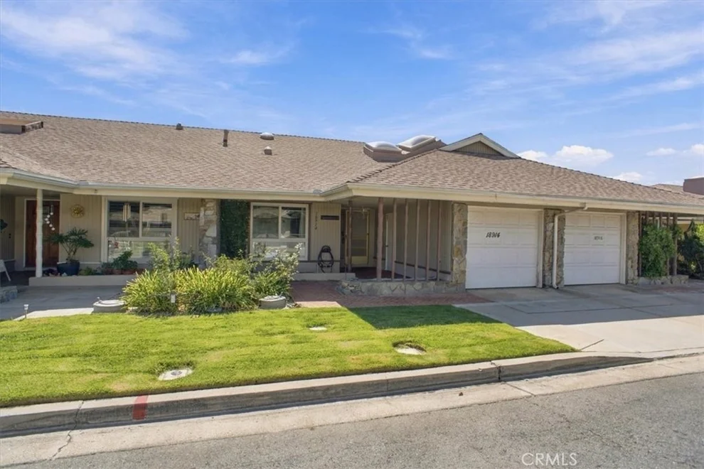 Unit for sale at 18914 Circle Of The Oaks, Newhall, CA 91321