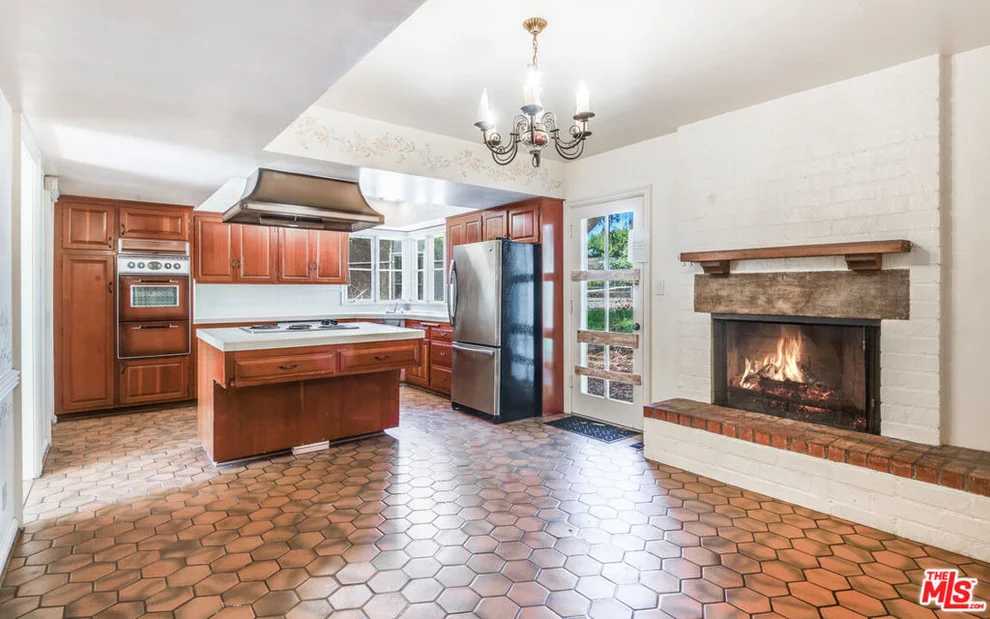 Unit for sale at 2109 Rosita Place, Palos Verdes Estates, CA 90274