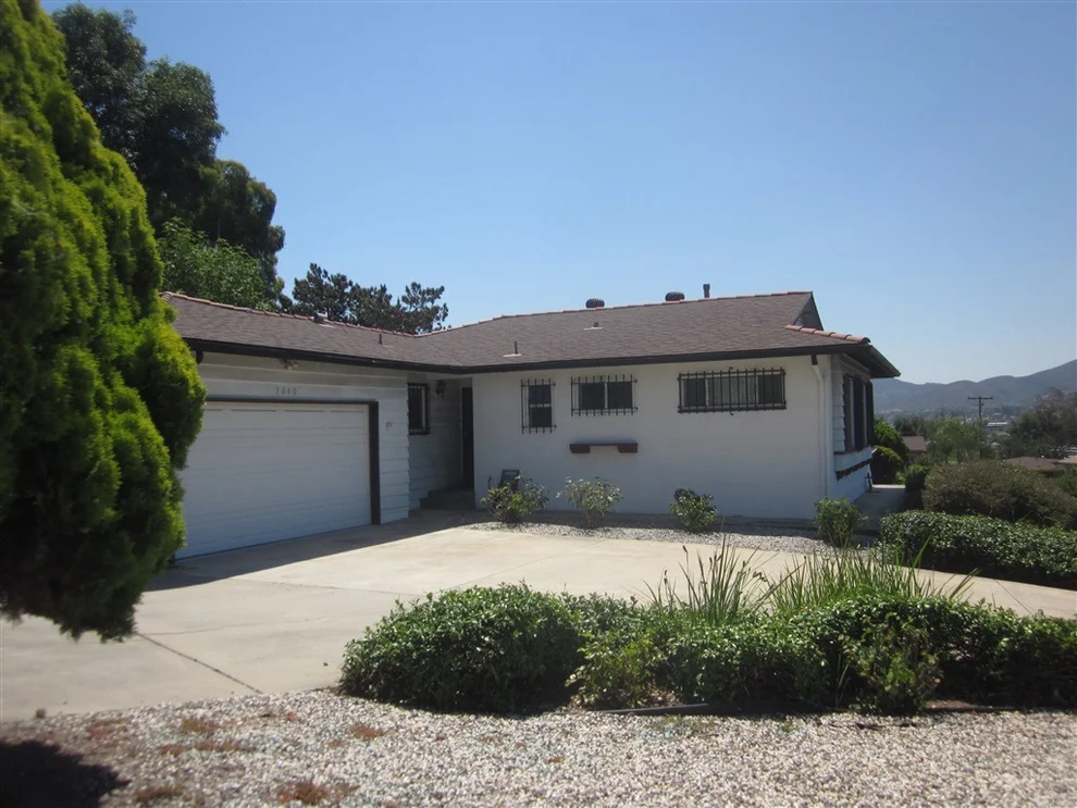 Unit for sale at 1640 Palomarcos Ave, San Marcos, CA 92069