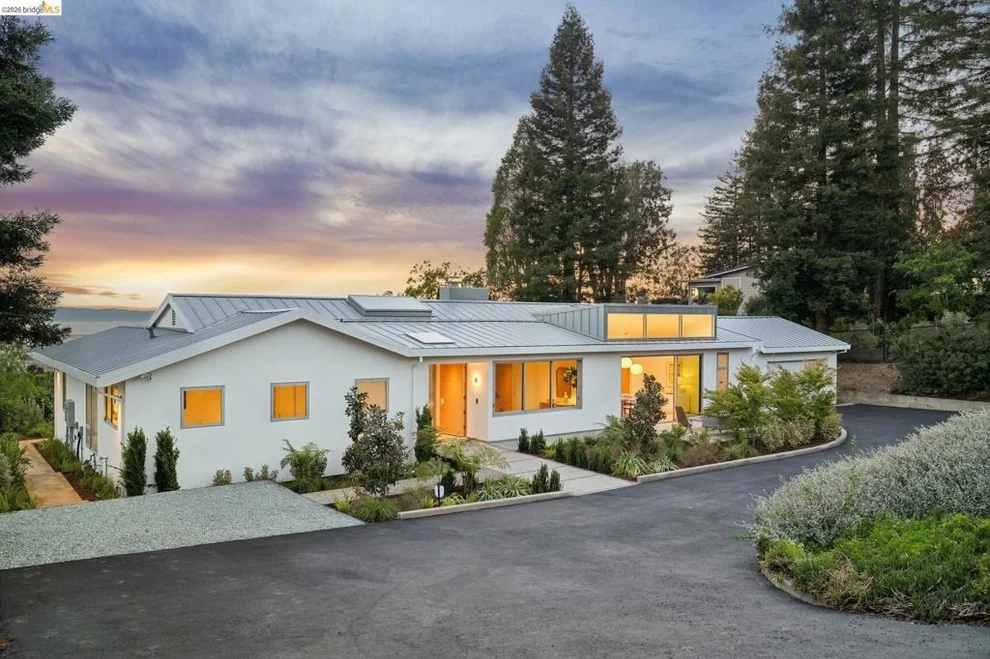Unit for sale at 14001 Skyline Blvd, Oakland, CA 94619