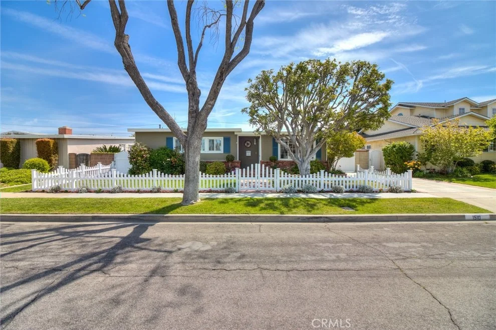 Unit for sale at 1510 Iroquois Avenue, Long Beach, CA 90815