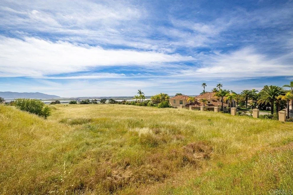 Unit for sale at 1009 Corte Barroso, Camarillo, CA 93010