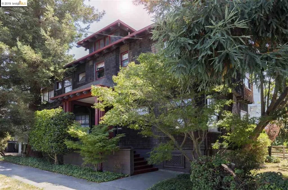 Unit for sale at 2200 Carleton St, Berkeley, CA 94704