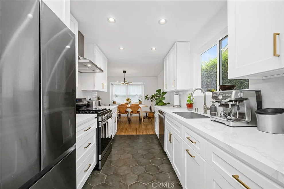 Unit for sale at 3461 Marna Avenue, Long Beach, CA 90808