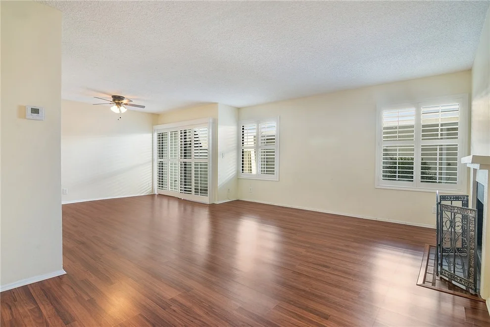 Unit for sale at 27064 Crossglade, Canyon Country, CA 91351