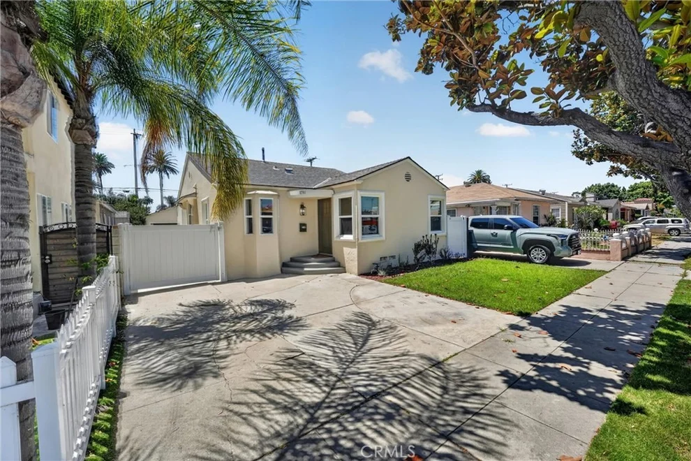 Unit for sale at 2741 Gale Avenue, Long Beach, CA 90810
