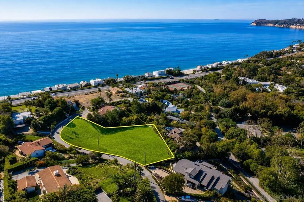 Unit for sale at 27429 Sea Vista Dr, Malibu, CA 90265