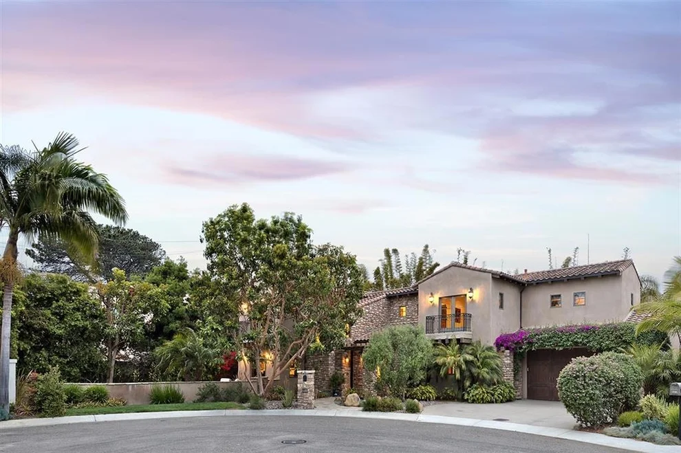 Unit for sale at 223 Hillcrest Dr, Encinitas, CA 92024