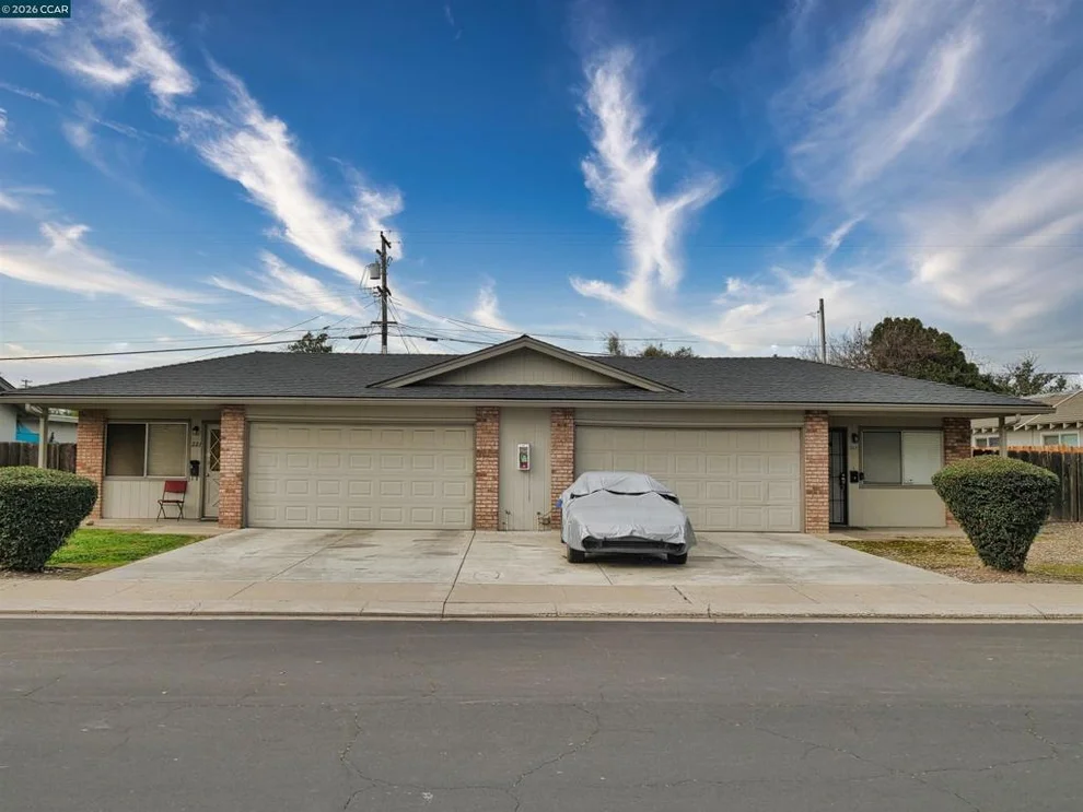 Unit for sale at 221 Kingston Lane, Modesto, CA 95354-3128