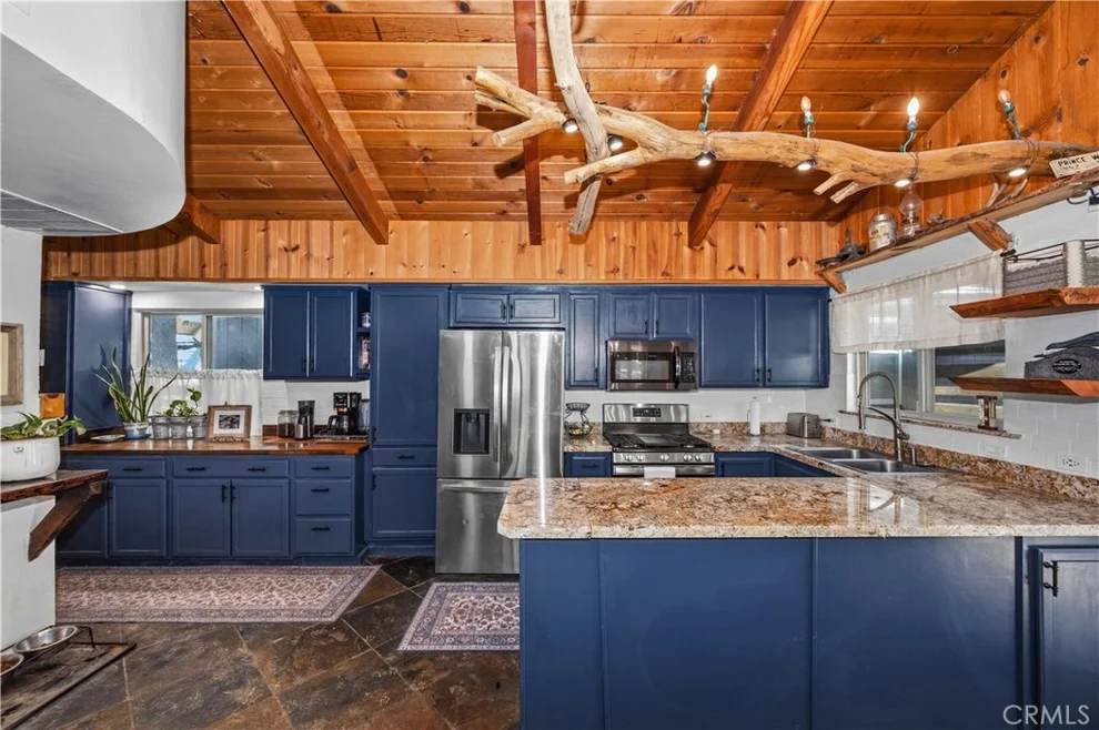 Unit for sale at 521 Fir Lane, Green Valley Lake, CA 92341