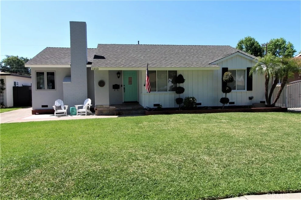 Unit for sale at 1010 E Avalon Avenue, Santa Ana, CA 92706