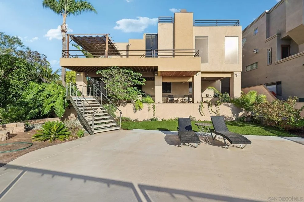 Unit for sale at 2070 Illion, San Diego, CA 92110