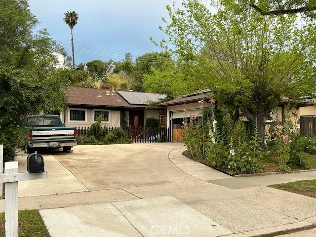 Unit for sale at 27135 Cabrera, Saugus, CA 91350