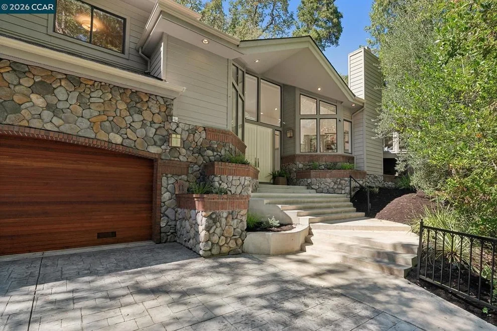 Unit for sale at 11 Redwood Cir, Lafayette, CA 94549