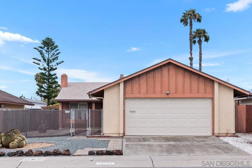 Unit for sale at 13124 Avenida Grande, San Diego, CA 92129