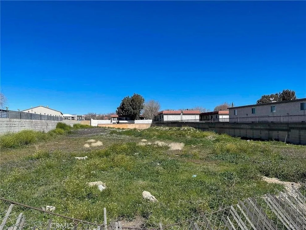 Unit for sale at 0 Ave R VIC 9th STE, Palmdale, CA 93550